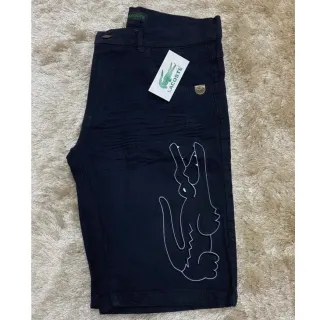 Bermuda Lisa e Rasgada com Estampa Jeans Masculina La cos te - JEANS ESCURO