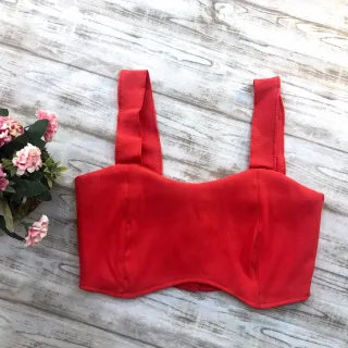 Botões nas Costas Top Cropped com Detalhe na Cintura - Vinho