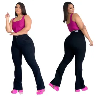 Calça Preta Plus Size Flare Jeans Boca de Sino - Preto