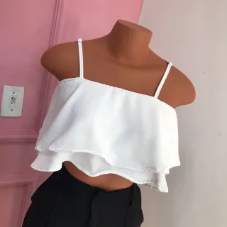 Moda Feminina 2023: Cropped com Camadas de Babados, Alça Gringa - Verde Militar (Air Flow)