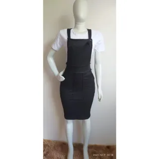 Jardineira Midi Lisa Canelada - Salopete com Bolso e Alça Regulável - MESCLA