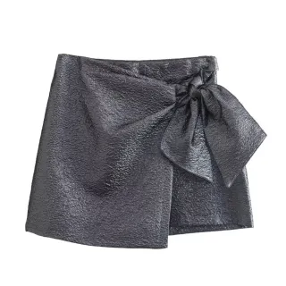 Moda feminina: Shorts decorativos de rua alta em roxo texturizado - Ouro