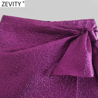 Moda feminina: Shorts decorativos de rua alta em roxo texturizado - Ouro