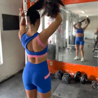 Moda fitness: Conjunto top e short preto para malhar em academia - Raryel - Preto