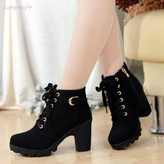 Sapatos Ankle Boots de Camurça com Salto Alto e Amarração Lateral - Caqui