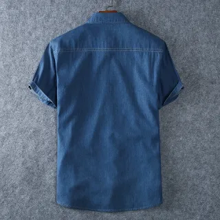 Moda Verão: Camisa Jeans Masculina Manga Curta Extra Grande - Luz azul
